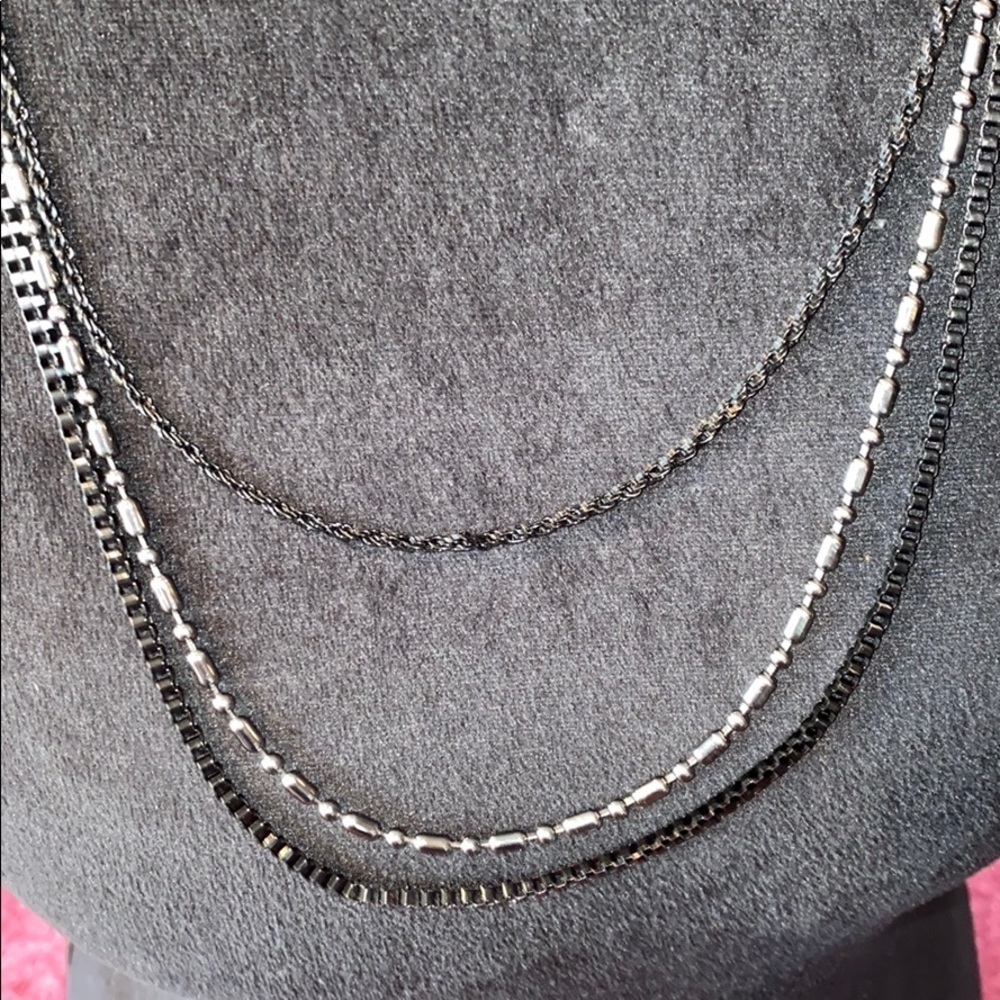 NWT Color 3 in one necklace